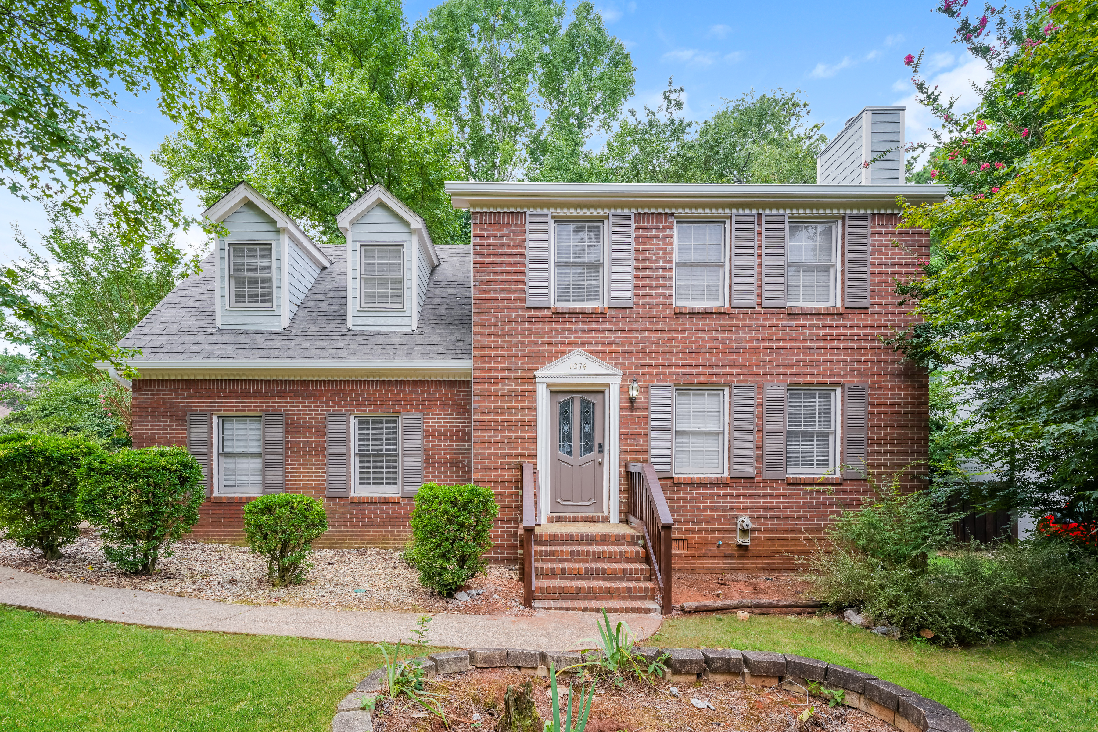 1074 Realm Ln LAWRENCEVILLE, GA 30044